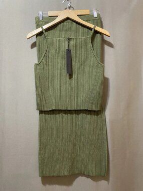 House of Harlow Green Ribbed Midi Skirt & Tank Set